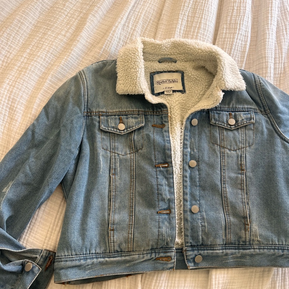 Light Wash Denim Sherpa-Lined Jacket - Cream Sherpa